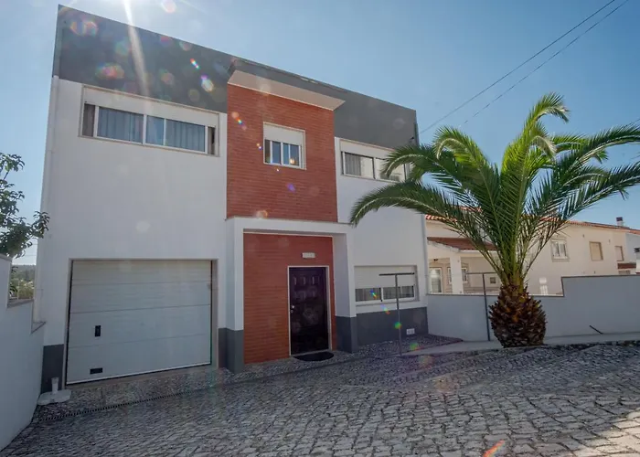 Vila 8 Rodrigues Family House - With Patio Nazaré