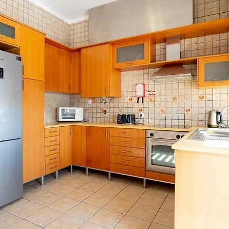 Βίλα 8 Rodrigues Family House - With Patio Ναζαρέ