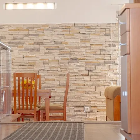 Βίλα 8 Rodrigues Family House - With Patio