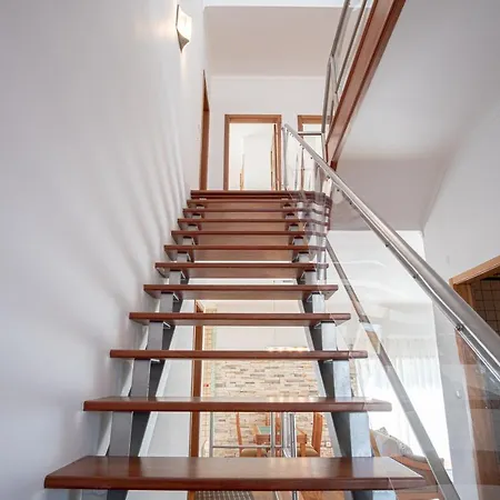 8 Rodrigues Family House - With Patio * Ναζαρέ