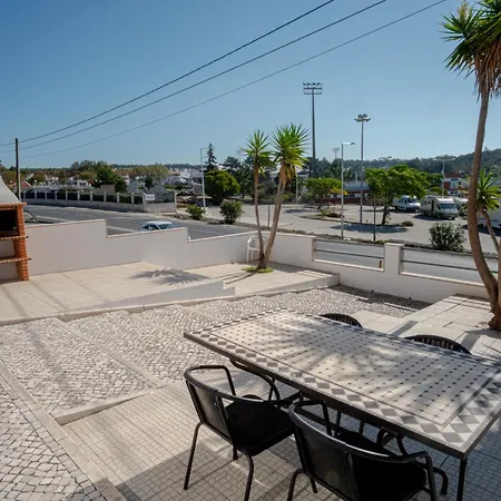 8 Rodrigues Family House - With Patio * Nazaré