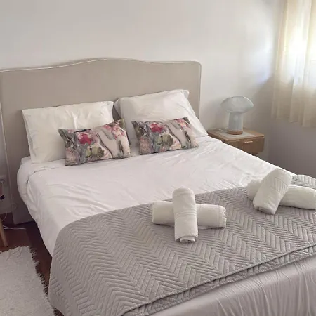 Βίλα 8 Rodrigues Family House - With Patio