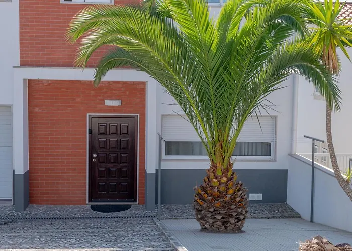 Villa 8 Rodrigues Family House - With Patio Nazaré